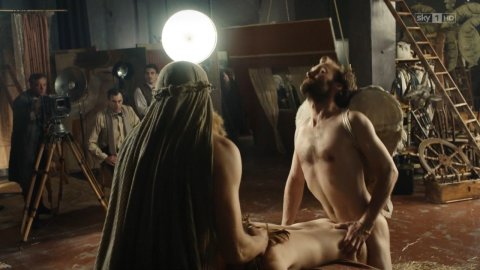 Franziska Holitschke - Erotic Scenes in Babylon Berlin s01 (2017)