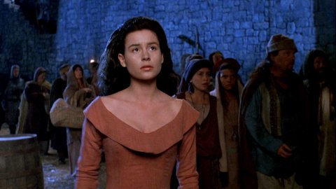 Embeth Davidtz - Erotic Scenes in Army of Darkness (1992)