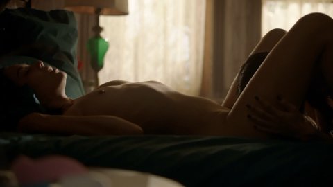 Mishel Prada, Maria-Elena Laas - Erotic Scenes in Vida s02e03 (2019)