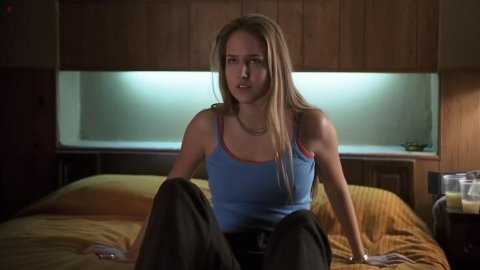 Leelee Sobieski - Erotic Scenes in Joy Ride (2001)