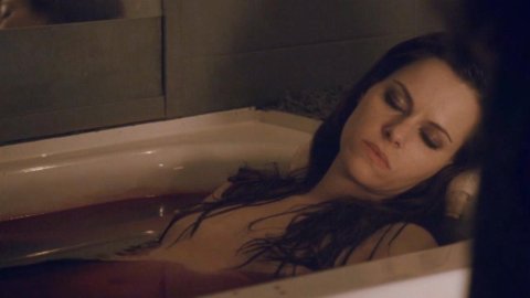 Emily Hampshire - Erotic Scenes in Die (2010)