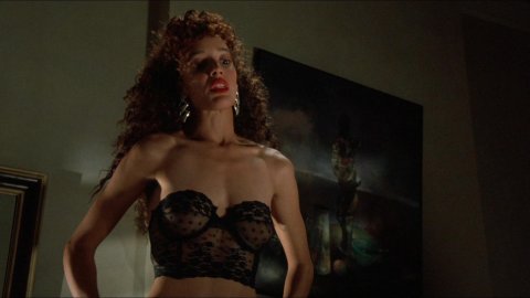 Jennifer Beals, Kasi Lemmons - Erotic Scenes in Vampire's Kiss (1989)