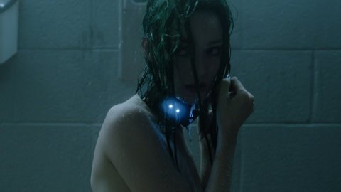 Emma Dumont - Erotic Scenes in The Gifted s01e02 (2017)