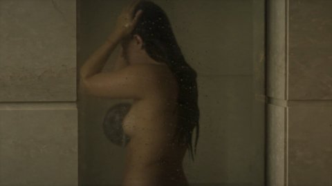 Alicia Jaziz - Erotic Scenes in Ingobernable s02e10 (2018)