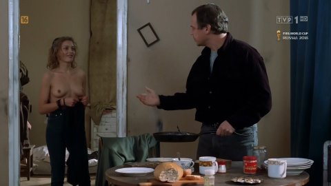 Edyta Olszowka - Erotic Scenes in Ekstradycja s01e02 (1995)