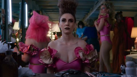 Jackie Tohn, Kate Nash - Erotic Scenes in GLOW s03e08-10 (2019)