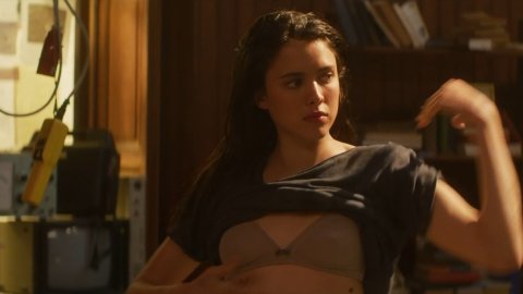 Margaret Qualley - Erotic Scenes in IO (2019)