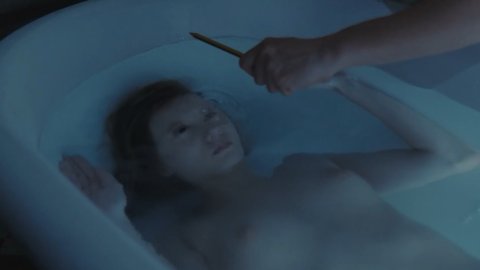 Alba Ribas, Mireia Oriol, Laia Manzanares - Erotic Scenes in Waste (2016)