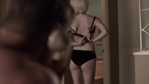 Jessica Amlee - Erotic Scenes in For All Mankind s01e02 (2019)