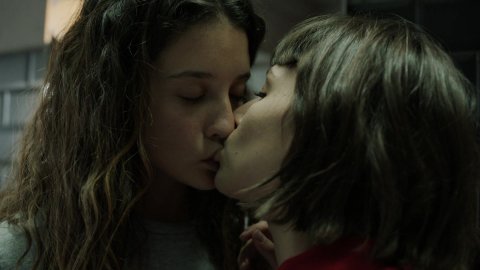 Maria Pedraza, Ursula Corbero - Erotic Scenes in Money Heist s01e08 (2017)