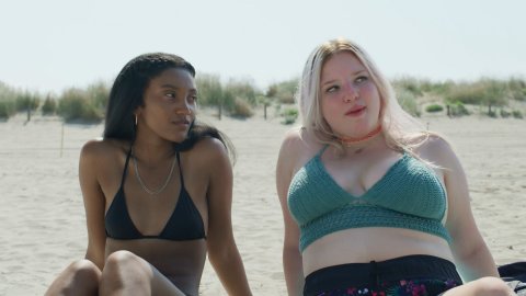 Jordan Kristine Seamon, Beatrice Barichella, Francesca Scorsese - Erotic Scenes in We Are Who We Are s01e02 (2020)