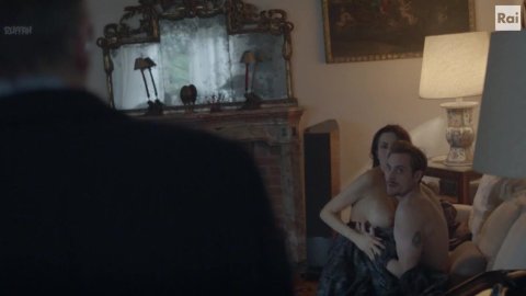 Aisha Cerami - Erotic Scenes in Thou Shalt Not Kill s02E06 (2017)