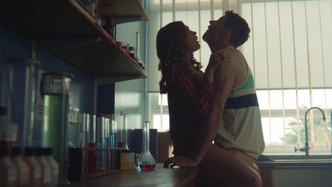 Aimee Lou Wood - Erotic Scenes in Sex Education s01e01 (2019)