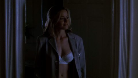 Elisabeth Shue - Erotic Scenes in The Saint (1997)