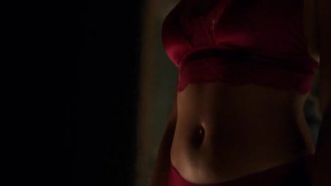 Annie Wersching, Angel Parker - Erotic Scenes in Marvel's Runaways s01e02 (2017)