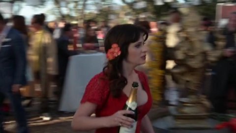 Zooey Deschanel - Erotic Scenes in New Girl s05e22 (2016)