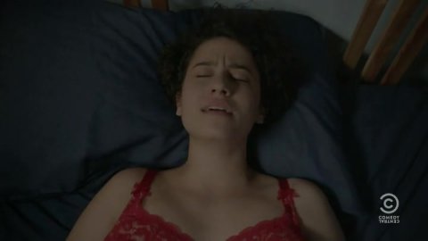 Ilana Glazer - Erotic Scenes in Broad City s01e06 (2014)