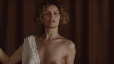 Laetitia Casta - Erotic Scenes in The Maiden and the Wolves (2007)