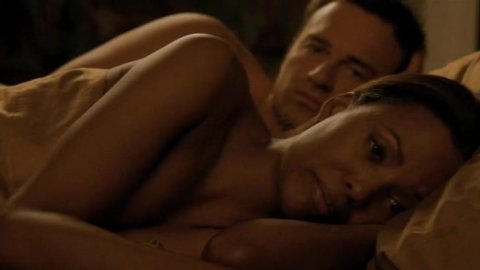 Aisha Tyler - Erotic Scenes in Nip/Tuck s02e03 (2004)