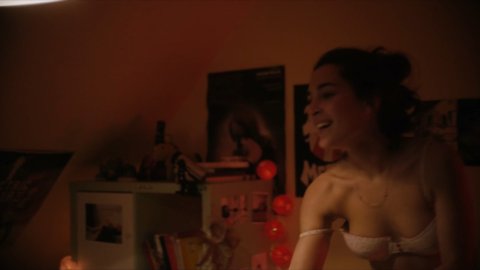 Helene Kuhn - Erotic Scenes in Marianne (2016)