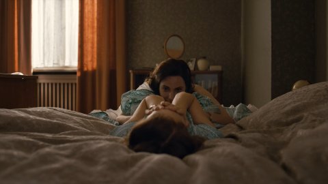 Luise Heyer, Antje Traue - Erotic Scenes in Dark s02e03 (2019)