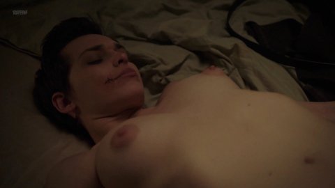Sara Serraiocco, Nazanin Boniadi - Erotic Scenes in Counterpart s01e04 (2018)