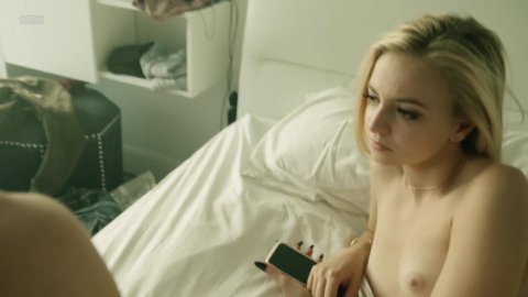 Ludivine Reding - Erotic Scenes in Fugueuse s01e07 (2018)