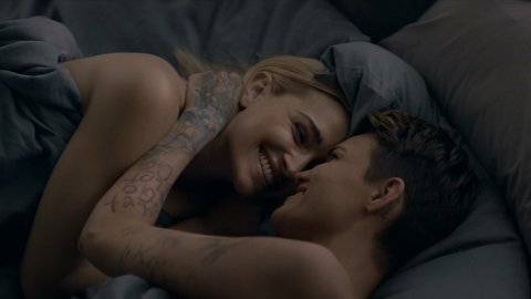 Ruby Rose, Brianne Howe - Erotic Scenes in Batwoman s01e04 (2019)