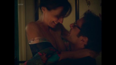 Valentina Carnelutti - Erotic Scenes in Il colore nascosto delle cose (2017)