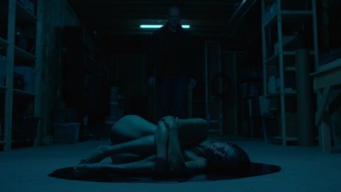 Kim Huffman - Erotic Scenes in Channel Zero s02e02 (2017)