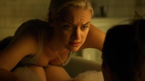 Rachel Skarsten, Anna Silk - Erotic Scenes in Lost Girl s03e12 (2013)