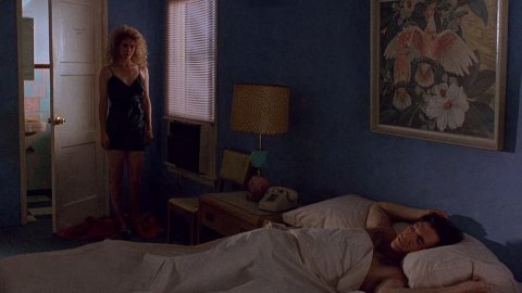 Nancy Travis - Erotic Scenes in Destiny Turns on the Radio (1995)