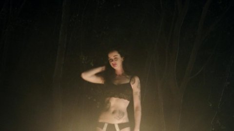 Krysten Ritter, Chelsea Schuchman - Erotic Scenes in Asthma (2014)