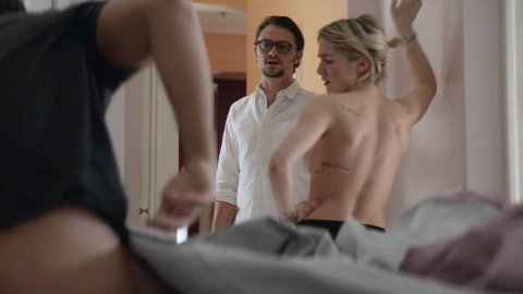 Ashley Benson, Addison Timlin - Erotic Scenes in Chronically Metropolitan (2016)