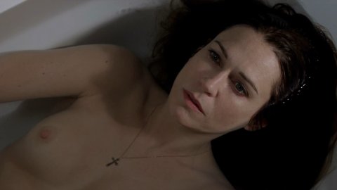 Marie-Josee Croze, Giulia Ando - Erotic Scenes in The Confessions (2016)