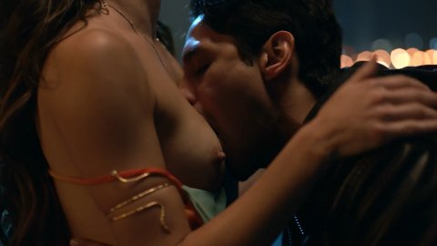 Melissa Barrera - Erotic Scenes in Vida s02e08 (2019)