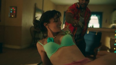 Frankie Shaw, Samara Weaving - Erotic Scenes in SMILF s02e08 (2019)