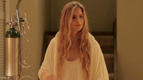 Brit Marling - Erotic Scenes in Sound of My Voice (2011)