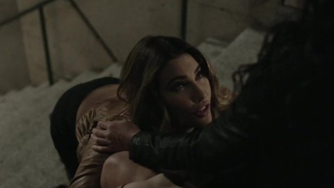 Jacqueline MacInnes Wood, Mylène Dinh-Robic - Erotic Scenes in 19.фев s02e06 (2015)